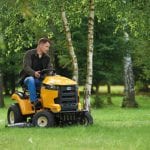 LR__cub-cadet-xt2-lifestlye-image_Hi 2019 Garden Machinery Winter Service